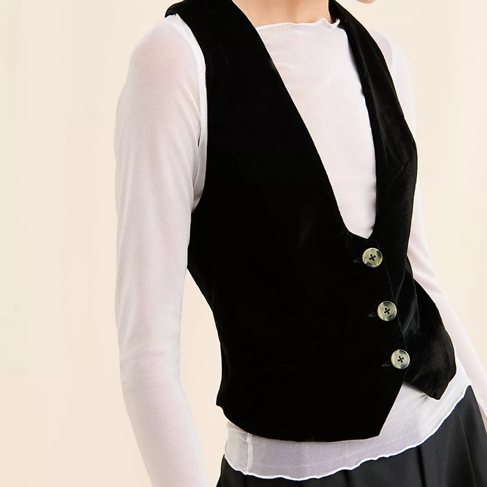 FREE PEOPLE Libby Cropped Velvet Vest • Size L • Black NWOT Sold Out Rare